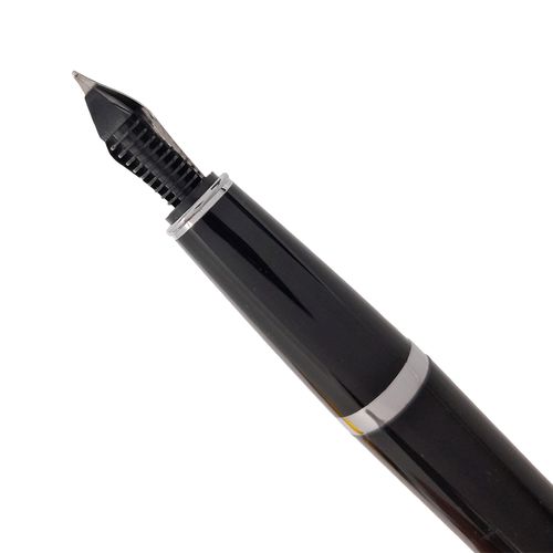 Pluma  Cross estilográfica Bailey Light™ de resina negra pulida con punta fina