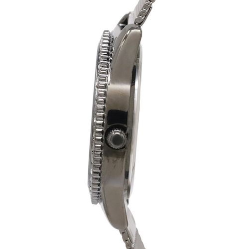 Reloj Q&Q análogo metálico negro para mujer