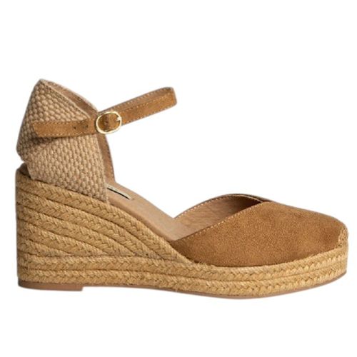 Zapato alpargata casual Corina color café para mujer